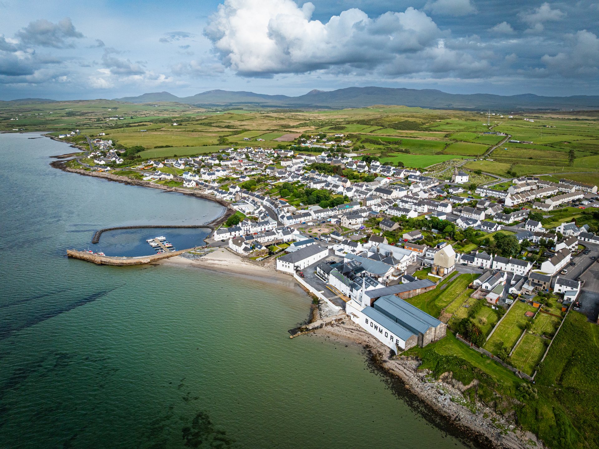 Bowmore Distillery, Islay