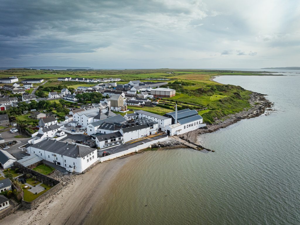 Bowmore Distillery, Islay gallery image 2